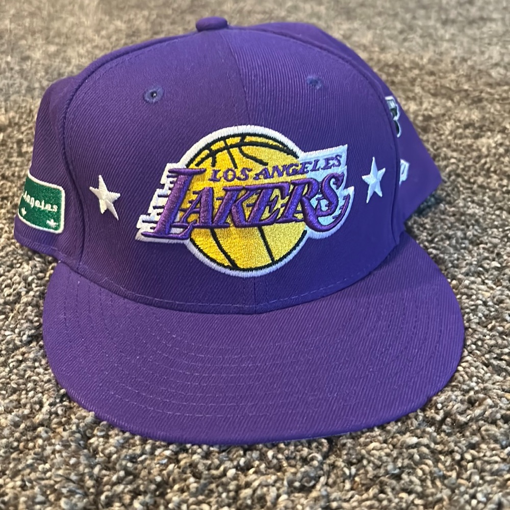 NBA fitted hat, barley worn, size 7 3/8